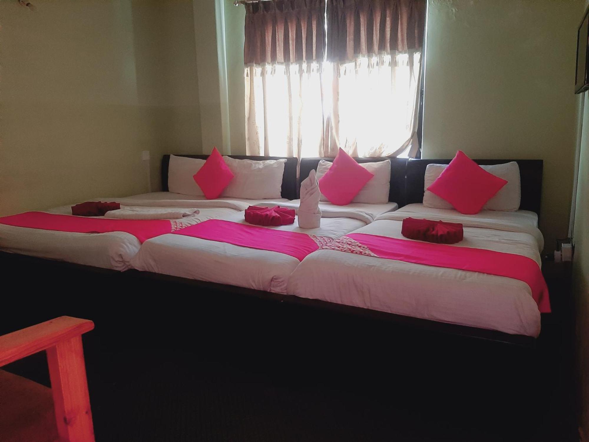 Hotel Lake N Yeti Pokhara Kültér fotó