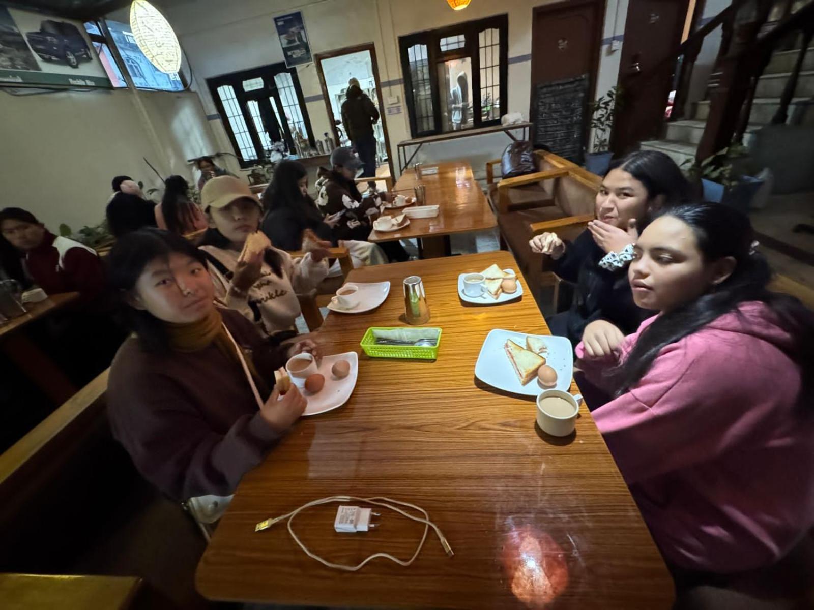 Hotel Lake N Yeti Pokhara Kültér fotó