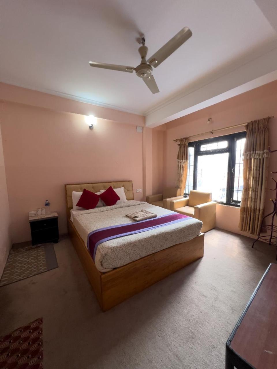 Hotel Lake N Yeti Pokhara Kültér fotó