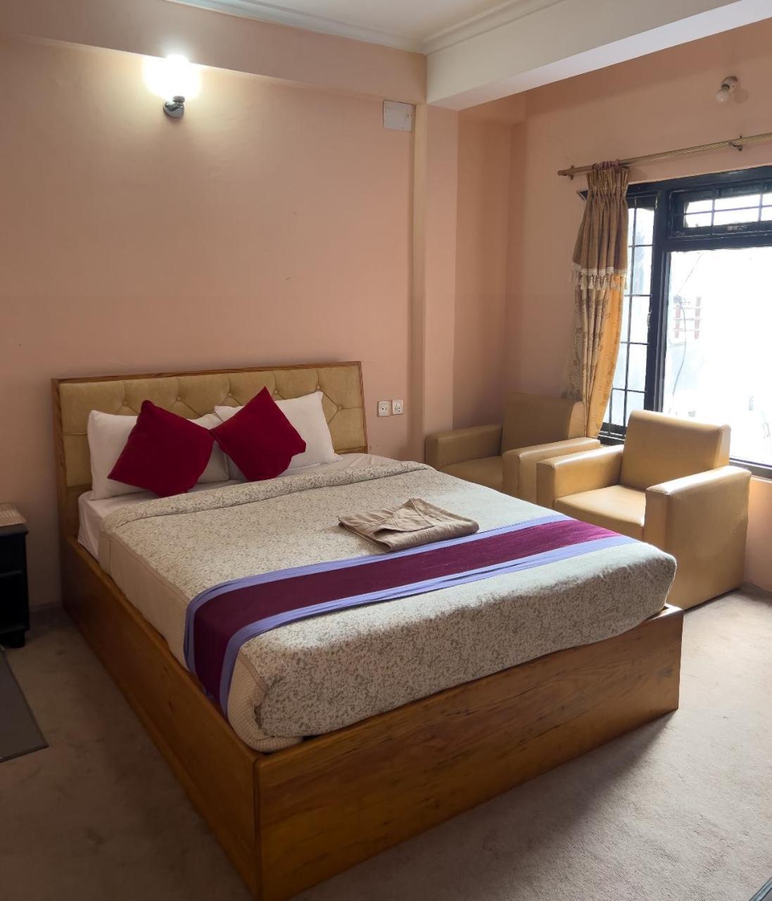 Hotel Lake N Yeti Pokhara Kültér fotó